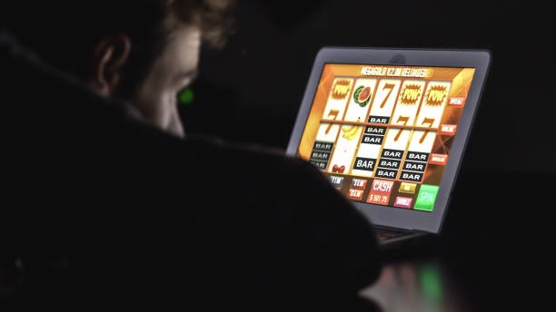 Crazy Time bonus round interface showing Pachinko game mechanics and multiplier display